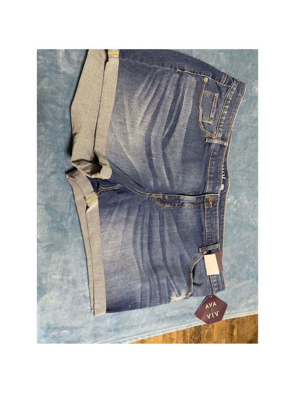 AVA Women shorts